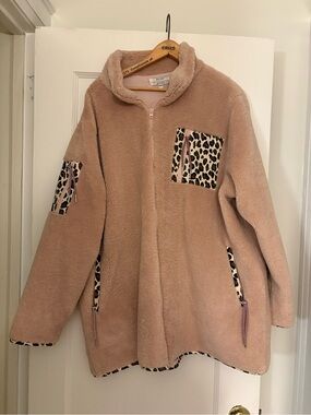 Redsky Pink Fleece with Leopard Accente